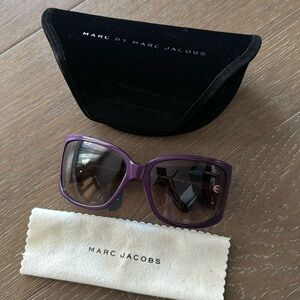 MARC JACOBS LARGE SUNGLASSES with velvet case